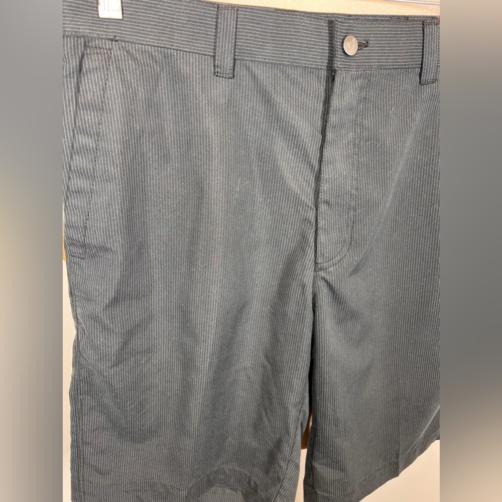 EUC Callaway Striped Golf Shorts - Picture 4 of 9